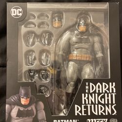 Mafex The Dark Knight Returns Batman No. 106