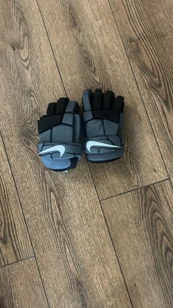 Mint condition nike lacrosse gloves, youth small