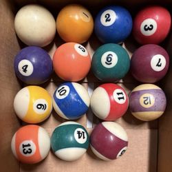 Vtg billiard pool balls 