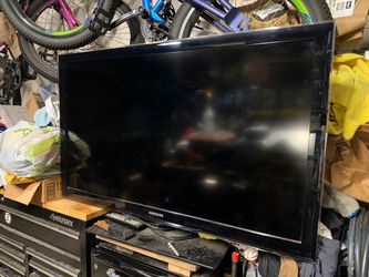 Samsung 45” flatscreen tv