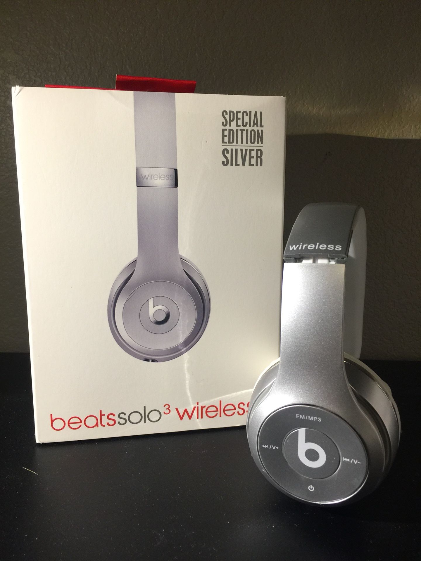 New Beats Solo3 wireless Bluetooth