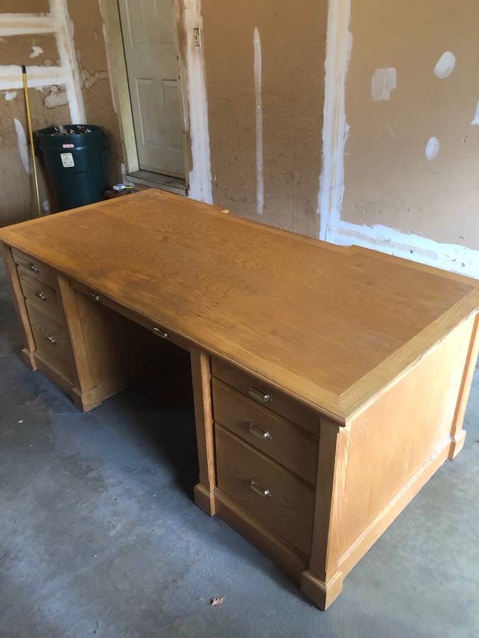 Executive desk By Paul Zenaty