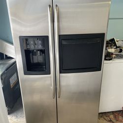 Ge Refrigerator 36x69”