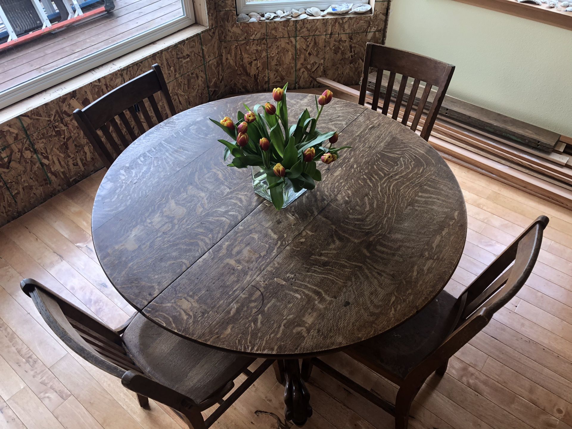 Antique Round Oak Wood Claw Foot Dining Table