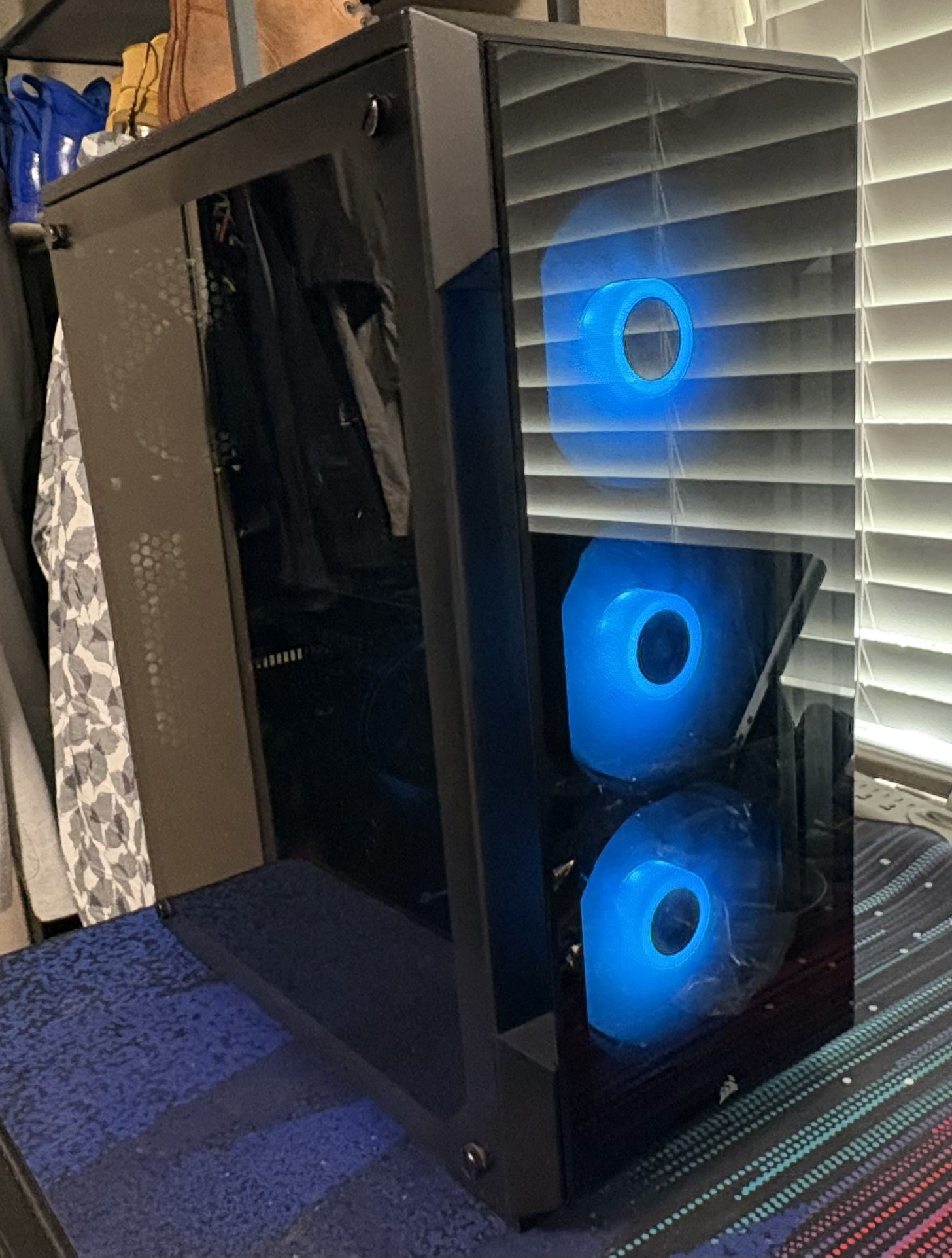 Black And Bleu Gaming PC