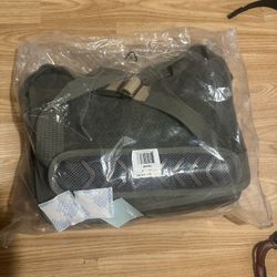 Think Tank Photo Retrospective 7M Shoulder Bag for DSLR/Mirrorless Cameras (Pinestone)