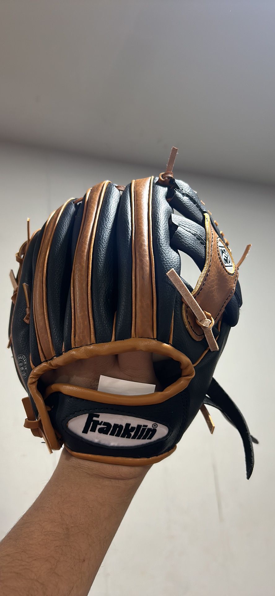 Franklin Kids Baseball Glove, 4809-9 1/2" Durabond Lacing Right Hand Teeball