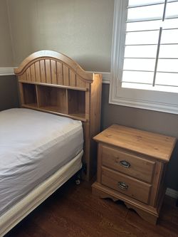 Bedroom Set, Twin, 3 piece, Golden Pine