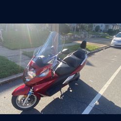 Honda Silver Wings 650!!!!!!!!