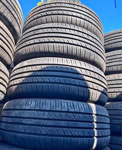 225 60 16 Hankook tires Con 80% de Vida Las 4