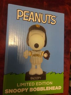 San Diego Padres Peanuts Snoopy Bobblehead  Standing Snoopy