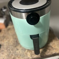 Dash Air Fryer 