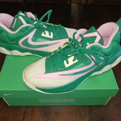 Nike Giannis Immortality 3 Mens Size 8.5