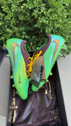 SIZE 9 TRAVIS SCOTT x NIKE SOCCER CLEAT SHOES