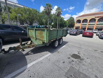 Dump Trailer 6x10 "2001" old but still functional and solid has some rust 💯 working condition, title in hand read Full Description First. Lea primero