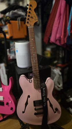 Tom Delonge Fender Starcaster