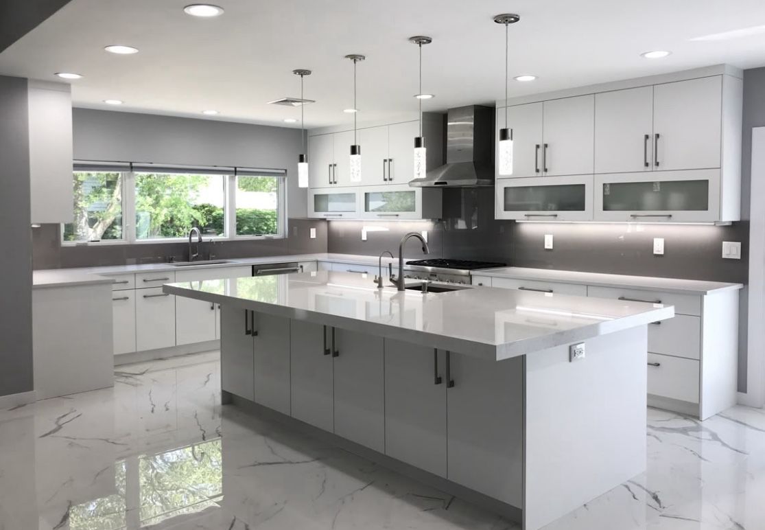 Custom Kitchen Cabinets 