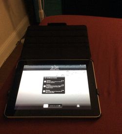 iPad 1st gen cellular n wifi 64gb works great only a 1cm dent don't effect iPad at all