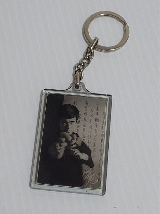 Vintage 90s Bruce Lee 3D Keychain Key ring Black and white 2.25".