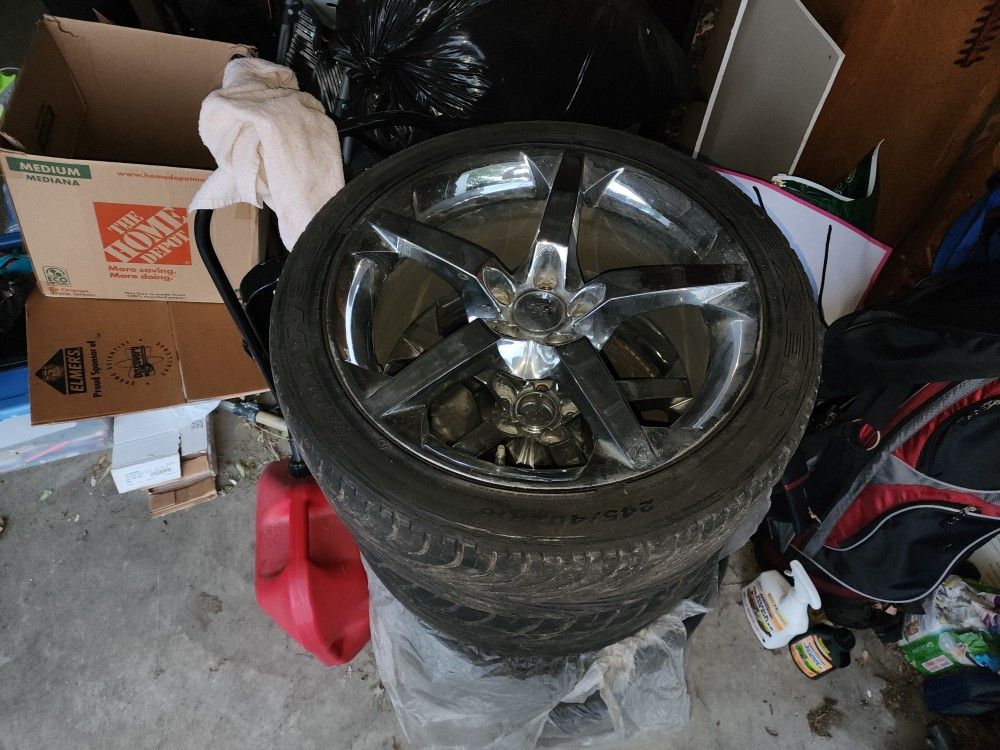 18" Chrome 5 Star Rims. Niche Brand $300