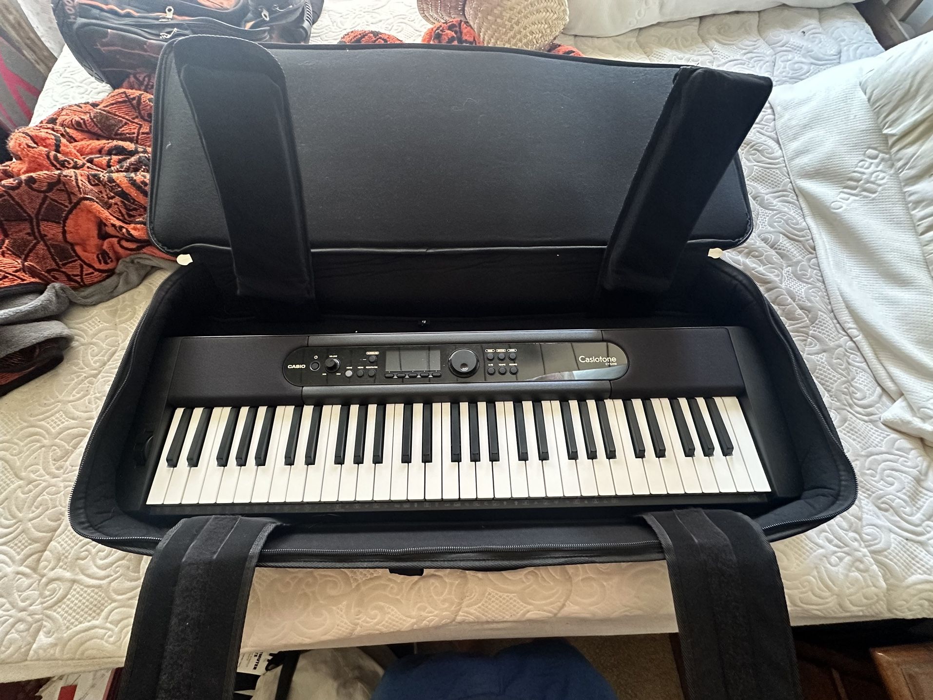 Casio Casiotone CT-S410 61-Key Portable Keyboard