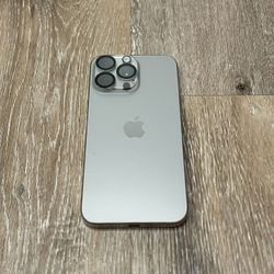 AT&T / CRICKET - Natural Titanium iPhone 15 Pro Max 256GB