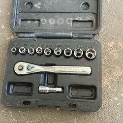 Socket wrench set