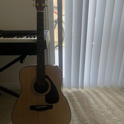 Excellent Condition Acoustic Yamaha F335 Acoustic Guitar