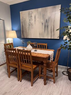 Nice Dining Set in Acceptable Condition!!! Table with Leaf and 6 Chairs! I Can Deliver