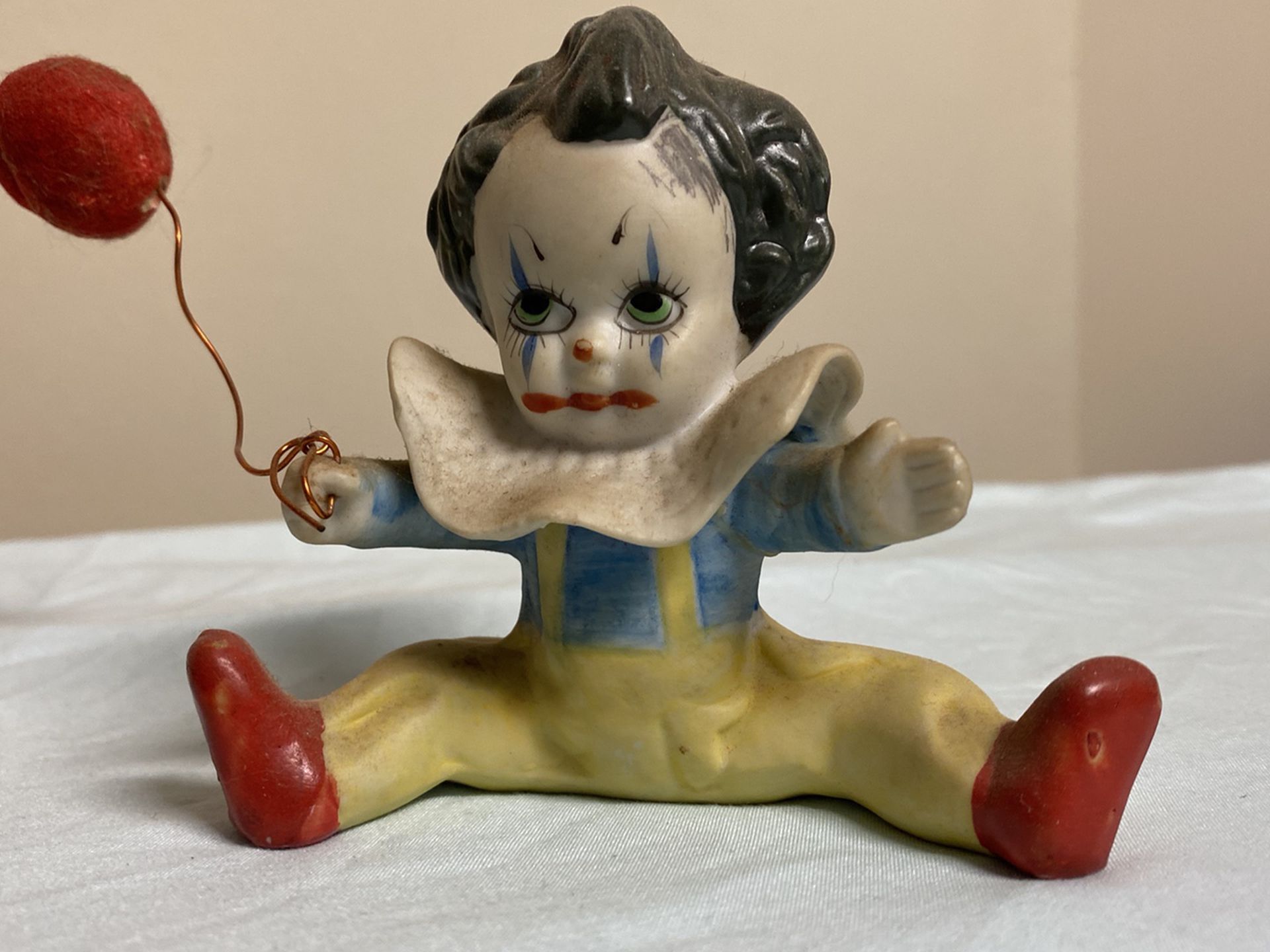 COLLECTIBLE Baby Pennywise Cloen Figurine