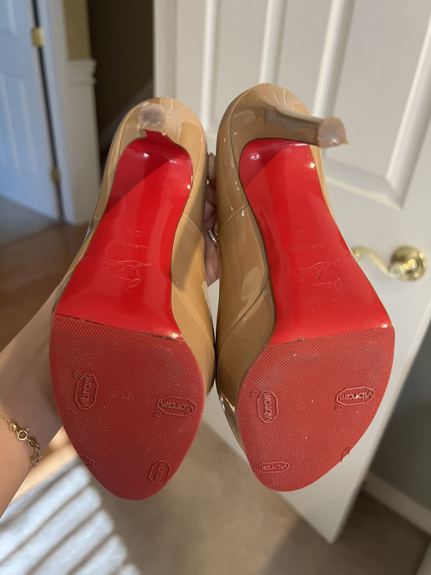 Louis Vuitton Bianca Red Bottom Heels for Sale in Saint Pete, FL - OfferUp