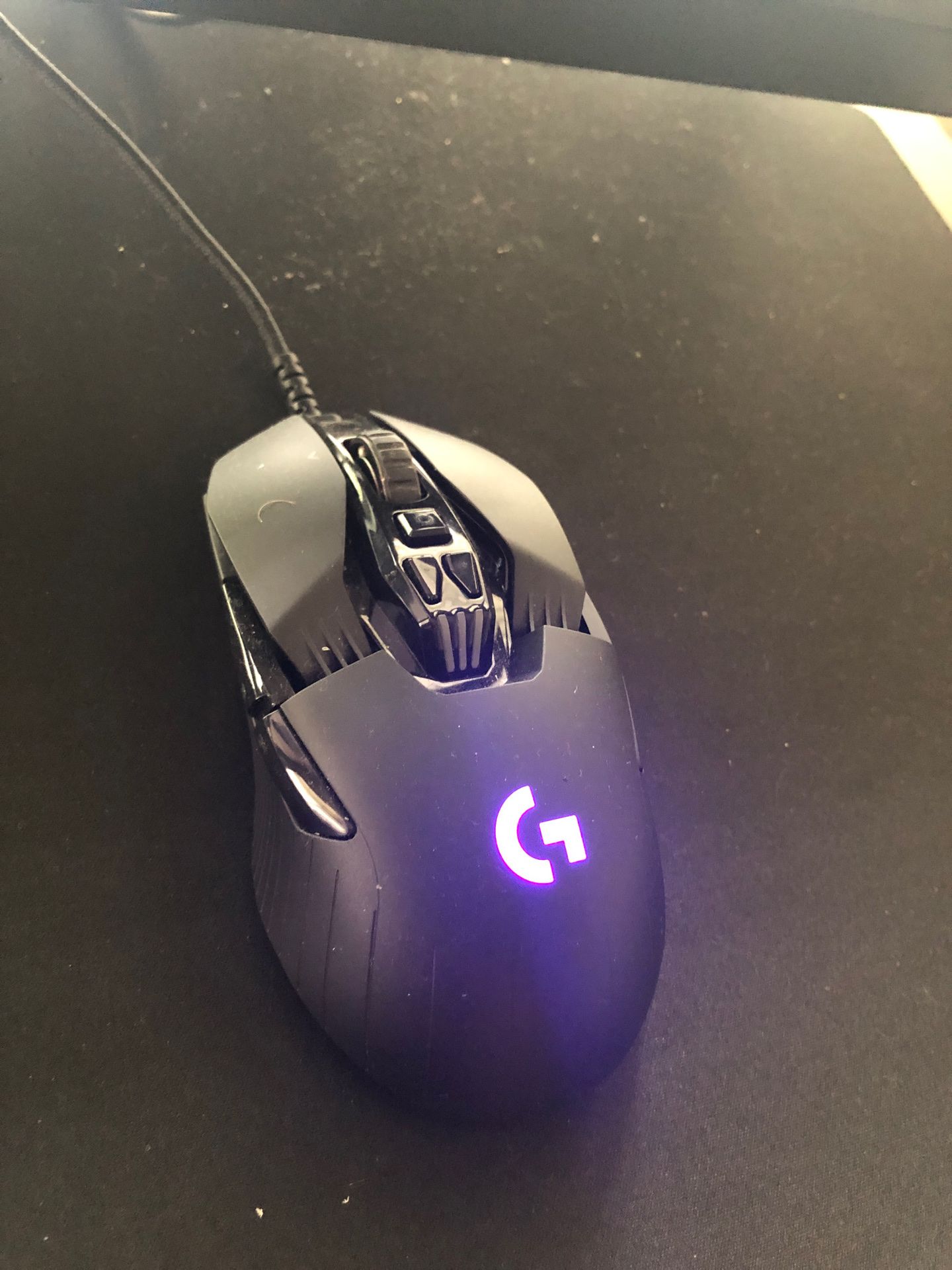 Logitech -g903 wireless optical gaming mouse with RGB lighting