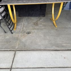 Lightly Used Kitchen Dinning Room Table