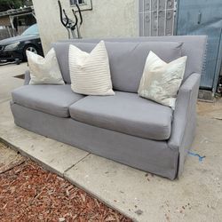 Nice Sofa 