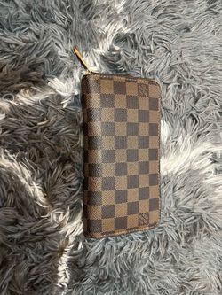 Louis Vuitton Damier Ebene Zippy Wallet