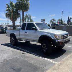 2000 Toyota Tacoma