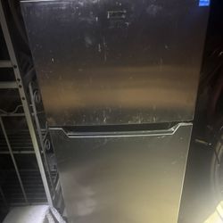 Danby Mini Refrigerator W/ Freezer