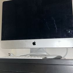 Apple - 21.5" iMac with Retina 4K display - Intel Core i5 (3.0GHz) - 8GB Memory - 256GB SSD - Silver