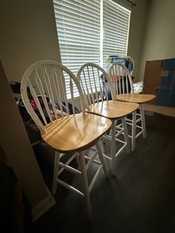 Set of 3 Wood Bar Stools with Swivel Seat