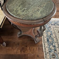 Round Table