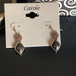Elegant Gold Tone Earrings