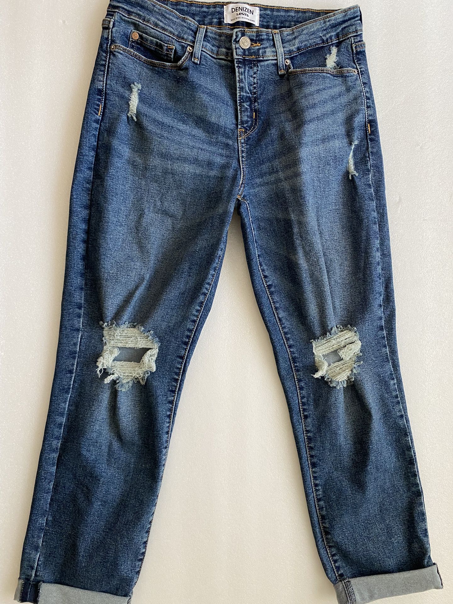 Levi Mid Rise Boyfriend Jeans