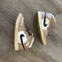 Nike Air Jordan 1 Medium Top Women