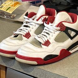 Jordan 4 retro 2012 Size 13