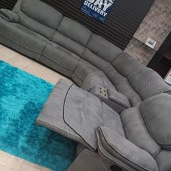 *Memorial Day Now*---Alejandra Sophisticated Gray Fabric Reclining Sectional Sofa---Delivery And Easy Financing Available🫡