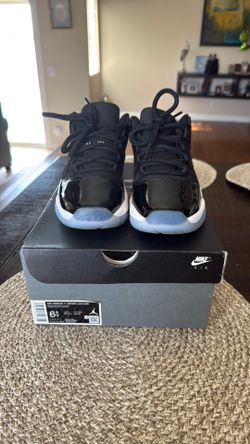 Air Jordan 11 Retro Low GS