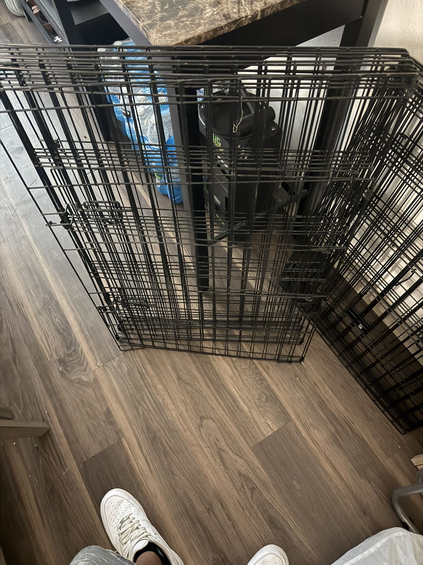 NEED GONE.!! 2 Different Size Kennels. Black. Great Conditions.