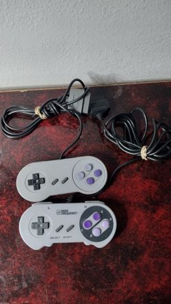 2 SNES Controllers