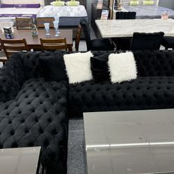 🚨🚨SALE OF THE DAY 🚨🚨 Black 2PC Sectional 