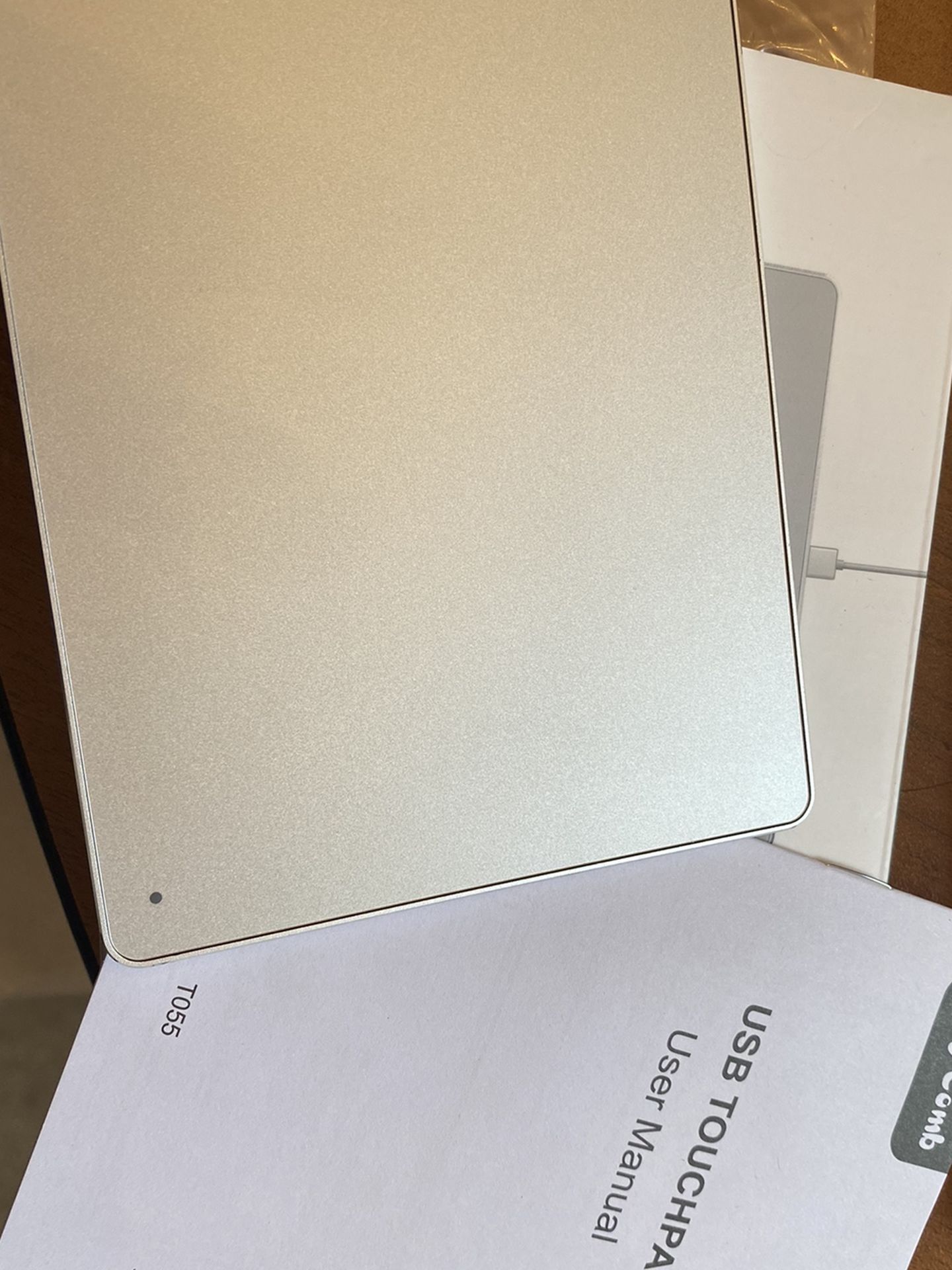 USB Touchpad Trackpad, Jelly Comb Ultra Slim Portable Aluminum USB Wired Touchpad with Multi-Touch Navigation for Windows 7/10 PC Laptop Notebook Desk